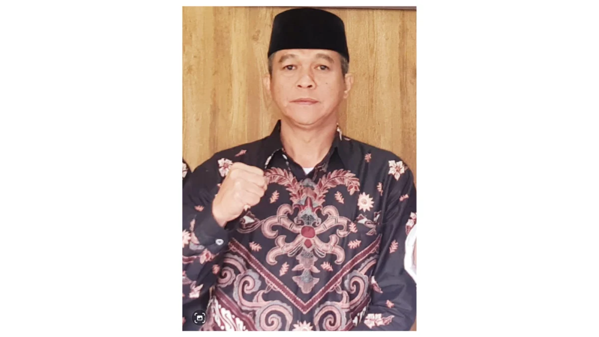 SIAP: Ketua PD Muhammadiyah Kabupaten Sumedang, Dadang Setiawan SAg Msi., saat memberikan keterangan pernyataan sikap Perserikatan Muhammadiyah menjelang Pemilu 2024, baru-baru ini.