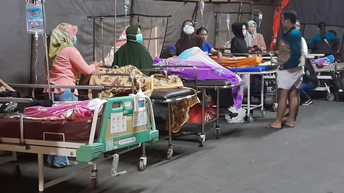 Pasien RSUD Sumedang Kembali ke Tenda Darurat, Gempa Susulan Membuat Semakin Panik