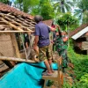 TNI Ringankan Beban Korban Gempa