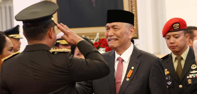 Menteri BUMN Erick Thohir Mengangkat Jenderal TNI Maruli Simanjuntak sebagai Komisaris Utama PT Pindad