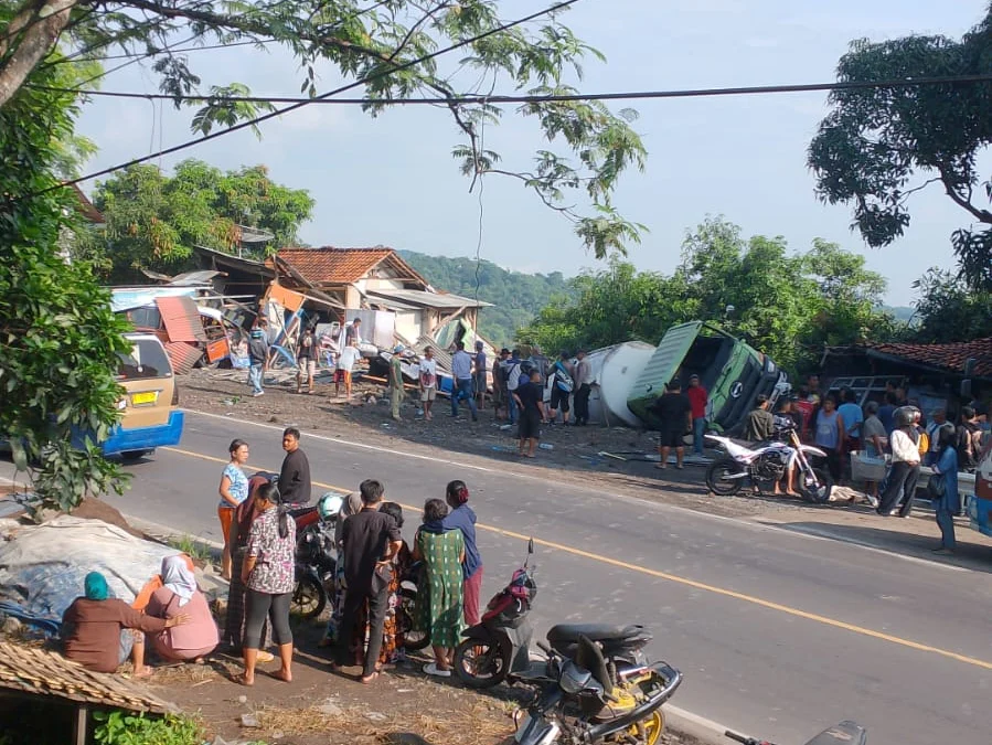 Polisi Ungkap Penyebab Kecelakaan Maut di Jalan Raya Bandung-Cirebon Kabupaten Sumedang