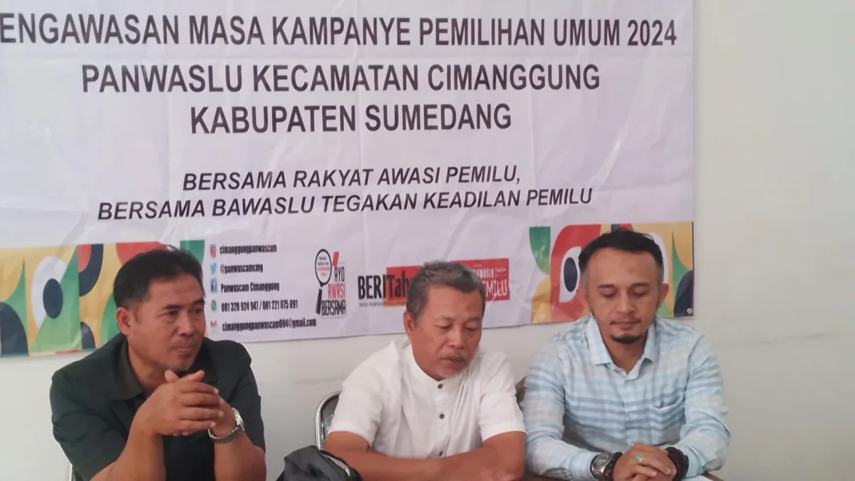 Panitia Pengawas Pemilihan Umum (Panwaslu) Kecamatan Cimanggung mencegah kesalahan penghitungan surat suara, dengan melakukan rapat koordinasi.