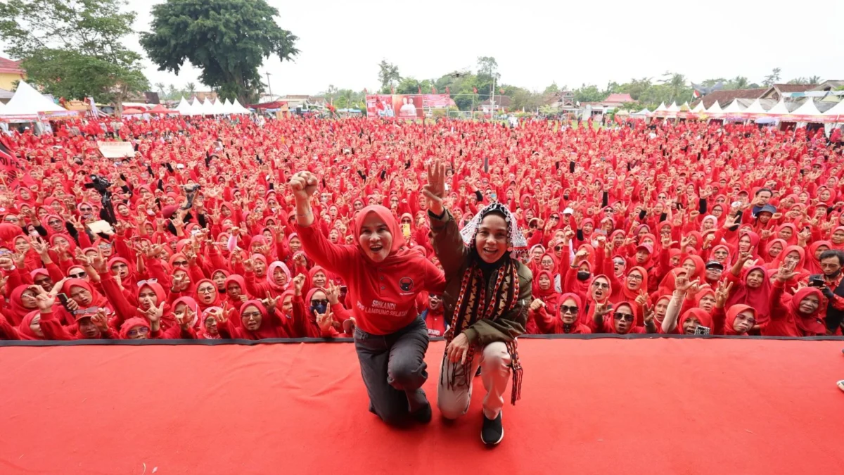 Safari Politik ke Lampung, Siti Atikoh Disambut Ribuan Ibu-ibu