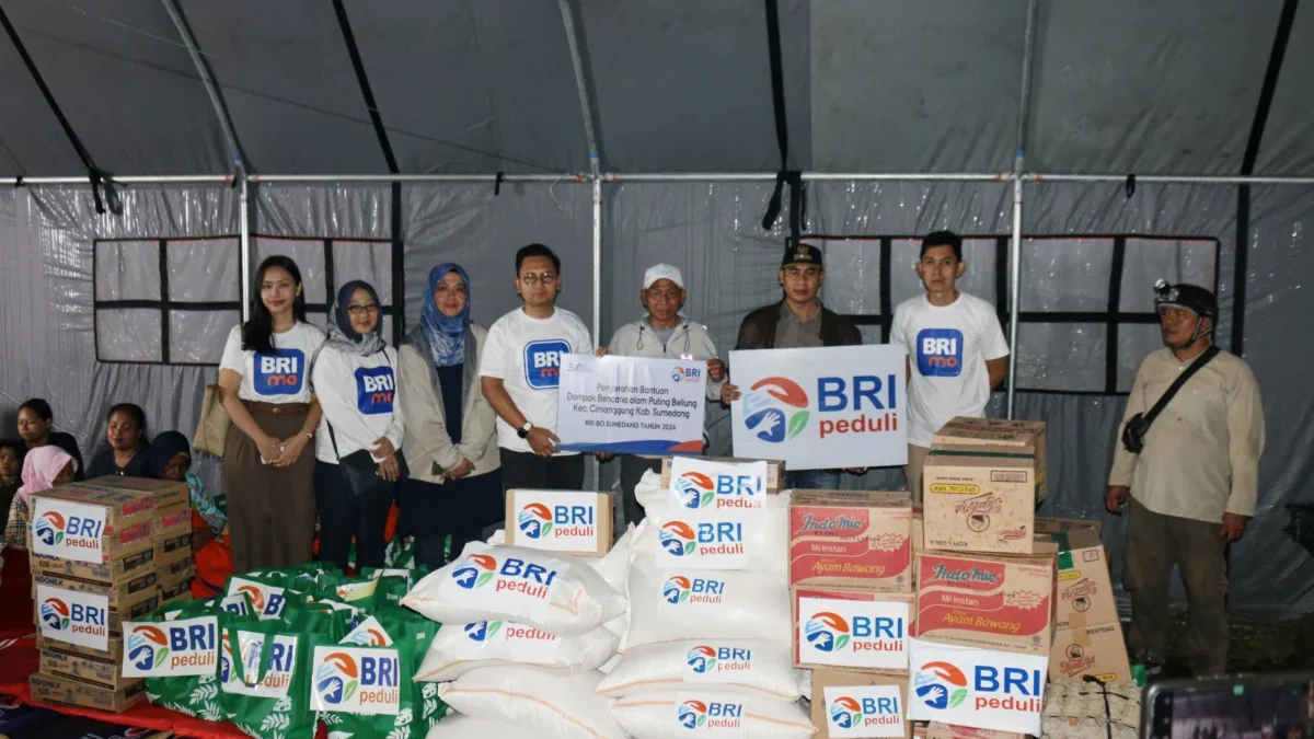 BRI Cabang Sumedang Salurkan Bantuan BRI Peduli untuk Korban Bencana Angin Puting Beliung