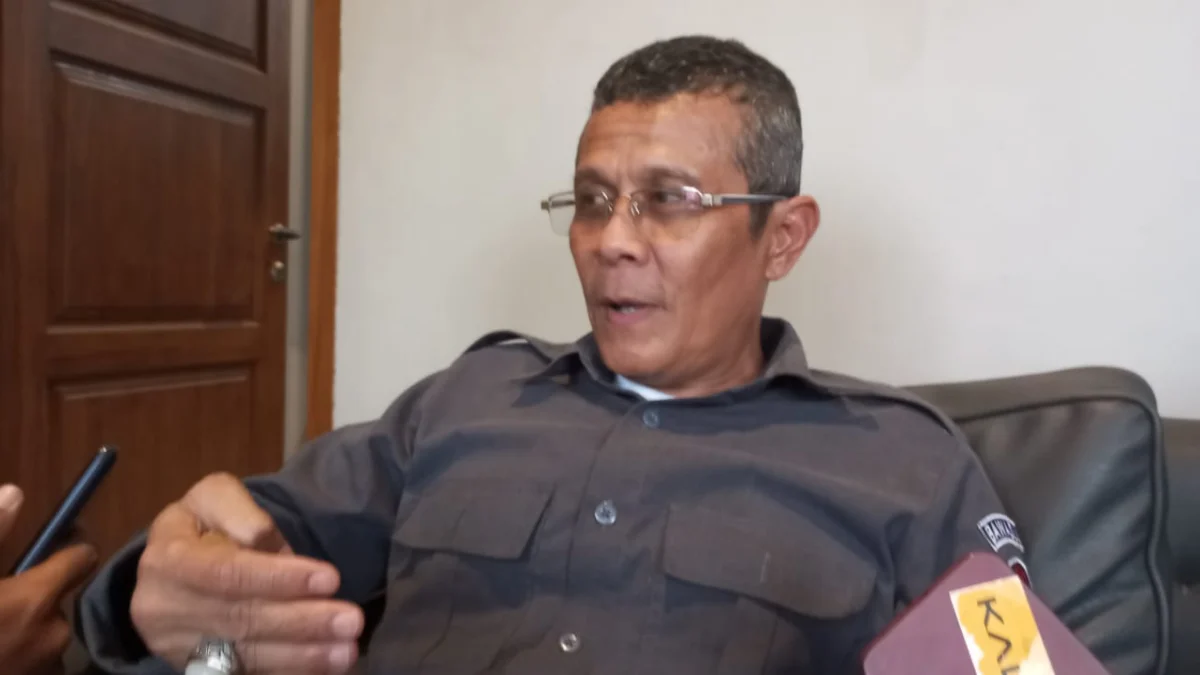 IMBAU: Koordinator Divisi Pencegahan Partisipasi Masyarakat dan Hubungan Masyarakat (P2HM) Bawalu Kabupaten Sumedang Taufik Hidayat saat diwawancara di kantornya, kemarin.