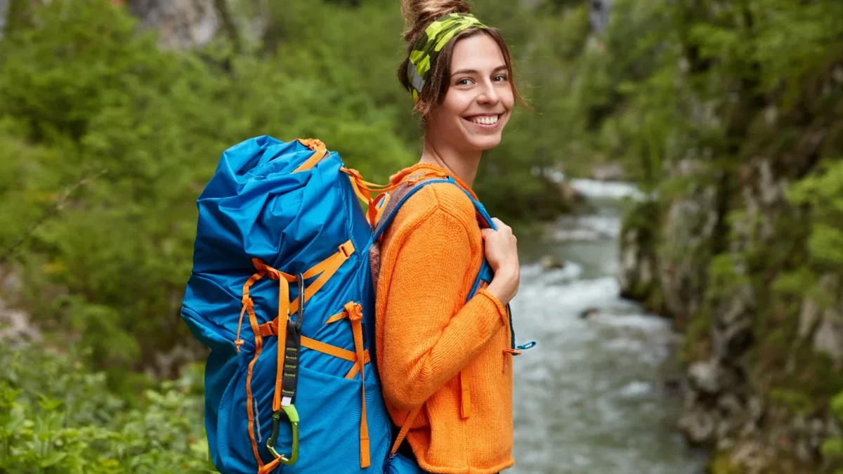 5 Rekomendasi Tas Gunung Terbaik Untuk Wanita, Kuat dan Nyaman Dipakai Saat Hiking