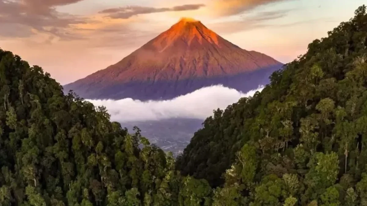 Ngeri! Inilah Gunung di Indonesia Paling Banyak Memakan Korban, no 2 Gunung Paling Seram