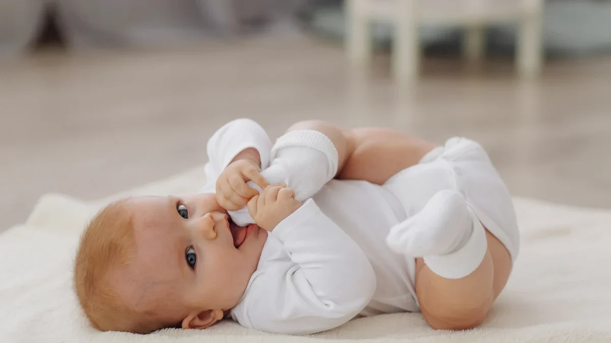 5 Rekomendasi Minyak Telon Bayi Terbaik, Dijamin Nyaman Untuk Sang Buah Hati