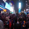 Ramadan di Times Square Shalat Terawih dan Solidaritas Dukung Palestine di Tengah Keramaian Kota