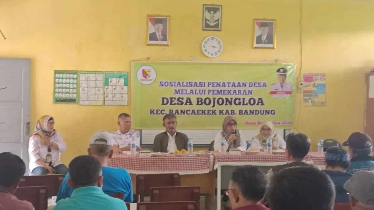 DISKUSI: Dinas Pemerdayaan Masyarakat Desa (DPMD) Kabupaten Bandung, Camat Rancaekek, Kepala Desa, Ketua BPD,