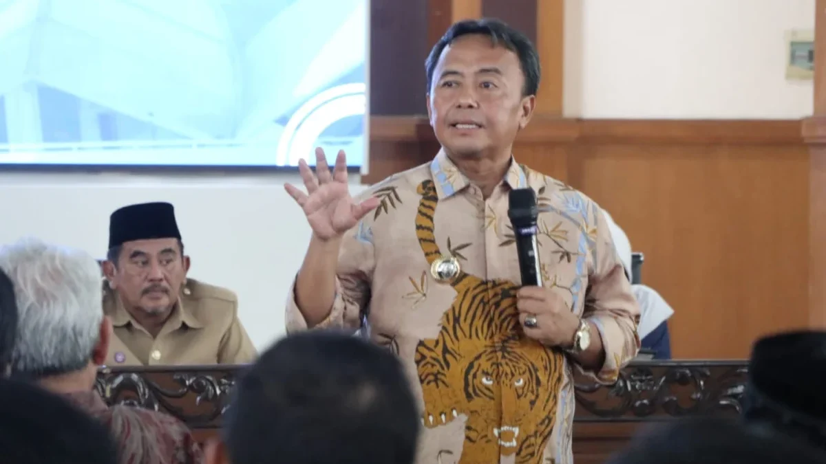 IMBAU: Pj Bupati Sumedang Herman Suryatman saat memimpin Rapat Koordinasi (Rakor) Pencegahan dan Penanggulang