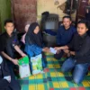 ISTIMEWA KUNJUNGI: Guru-guru SDN Sukaratu dan Komunitas Saderek Clan kunjungi rumah korban tenggelam di Waduk