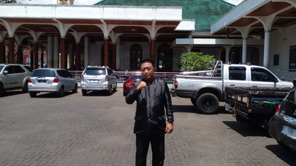 OPTIMIS: Ketua Apdesi Kabupaten Sumedang, Welly Sanjaya SP, saat menyampaikan apresiasi pada peringatan Hari J