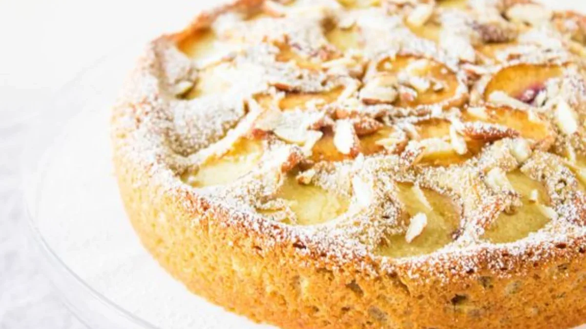 Resep Buah Pir dan Almond Cake untuk Melebur dalam Kelezatan