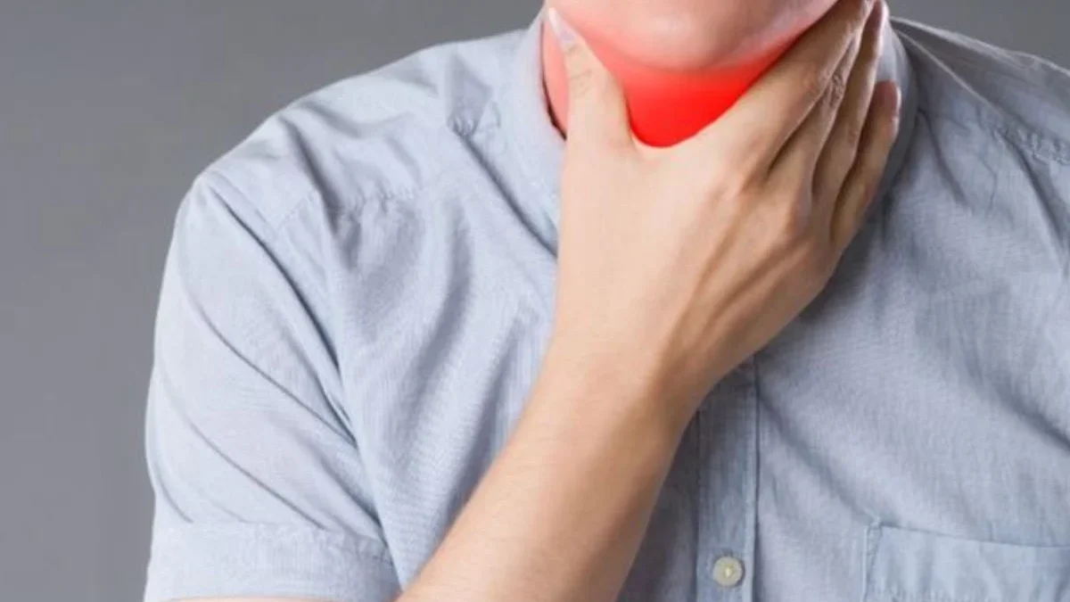 5 Cara Mudah Mengatasi Sakit Tenggorokan yang Mengganggu