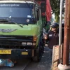 ISTIMEWA KORBAN: Truck Hino yang mengalami hilang kendali mengakibatkan seorang wanita warga Bandung meningga
