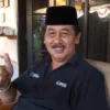 SOSOK: Ketua DPD Partai Golkar Kabupaten Sumedang Sidik Jafar saat ditemui dikediamannya, Jumat (4/5).