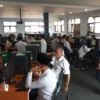 SELEKSI: Sebanyak 59 calon anggota calon Panwaslu Kecamatan mengikuti tes Computer Assisted Test (CAT) dan Esa