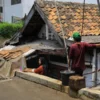Kisah Rumah Tua yang Bertahan di Tengah Gemerlap Apartemen Mewah Jakarta, Viral Beberapa Tahun Lalu