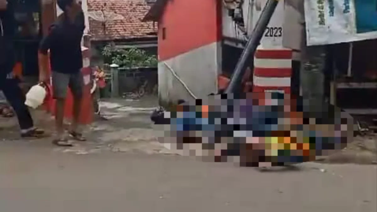 KORBAN: Seorang pekerja tewas dan enam lainnya terluka parah setelah tersengat listrik, di Jatinangor Sabtu (2