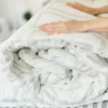 Cara Mencuci Bed Cover secara Manual Tanpa Mesin Cuci