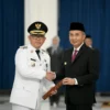 Bey Machmudin Lantik Ade Zakir Hasim sebagai Penjabat Bupati Bandung Barat