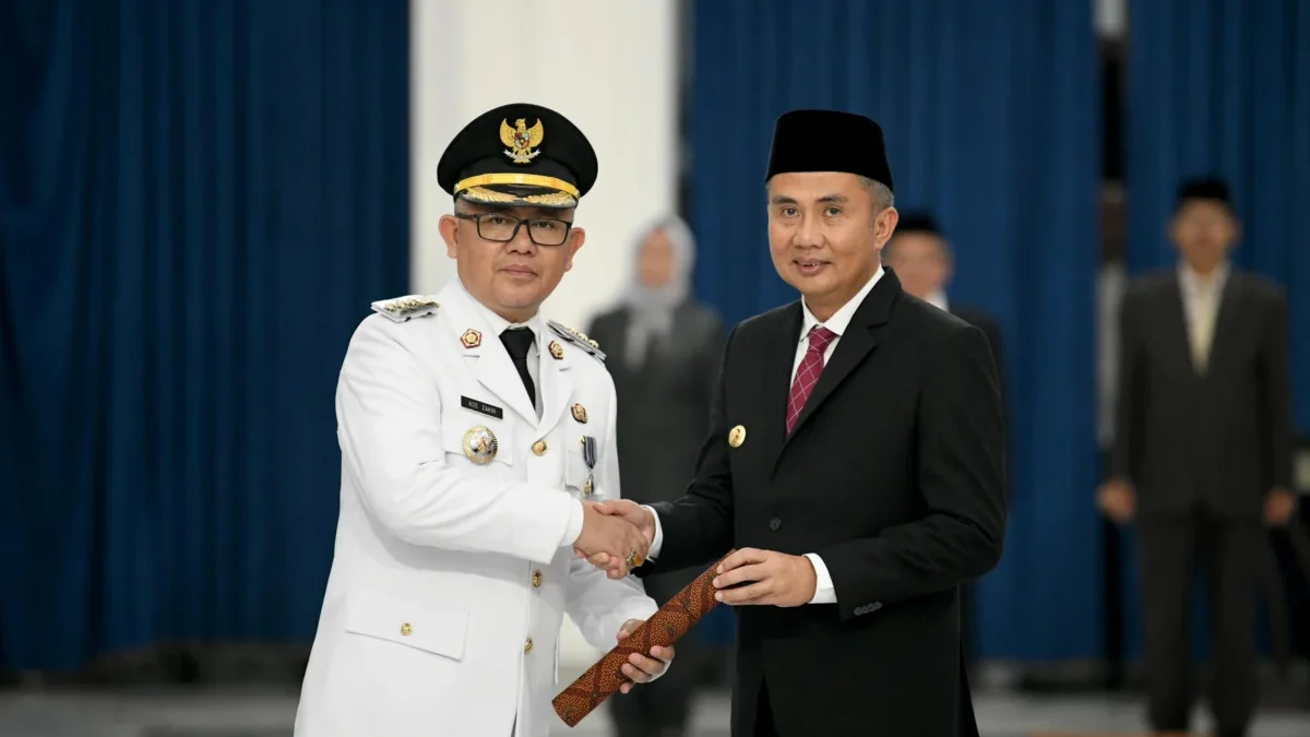 Bey Machmudin Lantik Ade Zakir Hasim sebagai Penjabat Bupati Bandung Barat