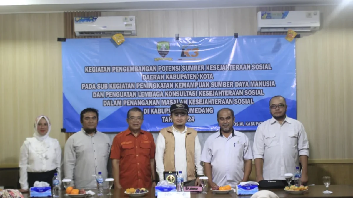 Caption: Ketua Tim Pengabdian kepada Masyarakat (PkM) Berbasis Desa Binaan UPI Kampus Sumedang, Dr Maulana SPd