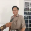 WAWANCARA: Ketua DPD Partai Amanat Nasional (PAN) Sumedang Bagus Noorrochmat saat diwawancara Sumeks, baru-bar