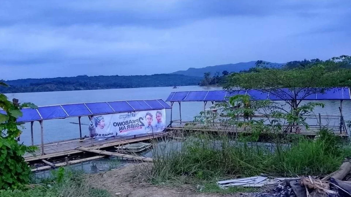 POTENSI: Salah satu titik lokasi pemancingan di Bendungan Sadawarna Kecamatan Surian, baru-baru ini.