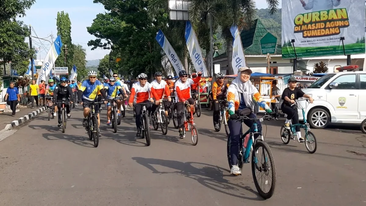 MERIAH: Hari Ulang Tahun (HUT) ke-78 Bhayangkara Polres Sumedang menggelar Fun Bike dan Sumedang Milenial Run