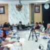 RAPAT KERJA: Pansus 8 DPRD Kota Bandung menggelar rapat kerja melanjutkan pembahasan draf Raperda tentang Keol