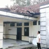 Bangunan Kantor Kelurahan Leuwiliang Kecamatan Kawalu yang rusak dan atapnya dinilai rawan ambruk