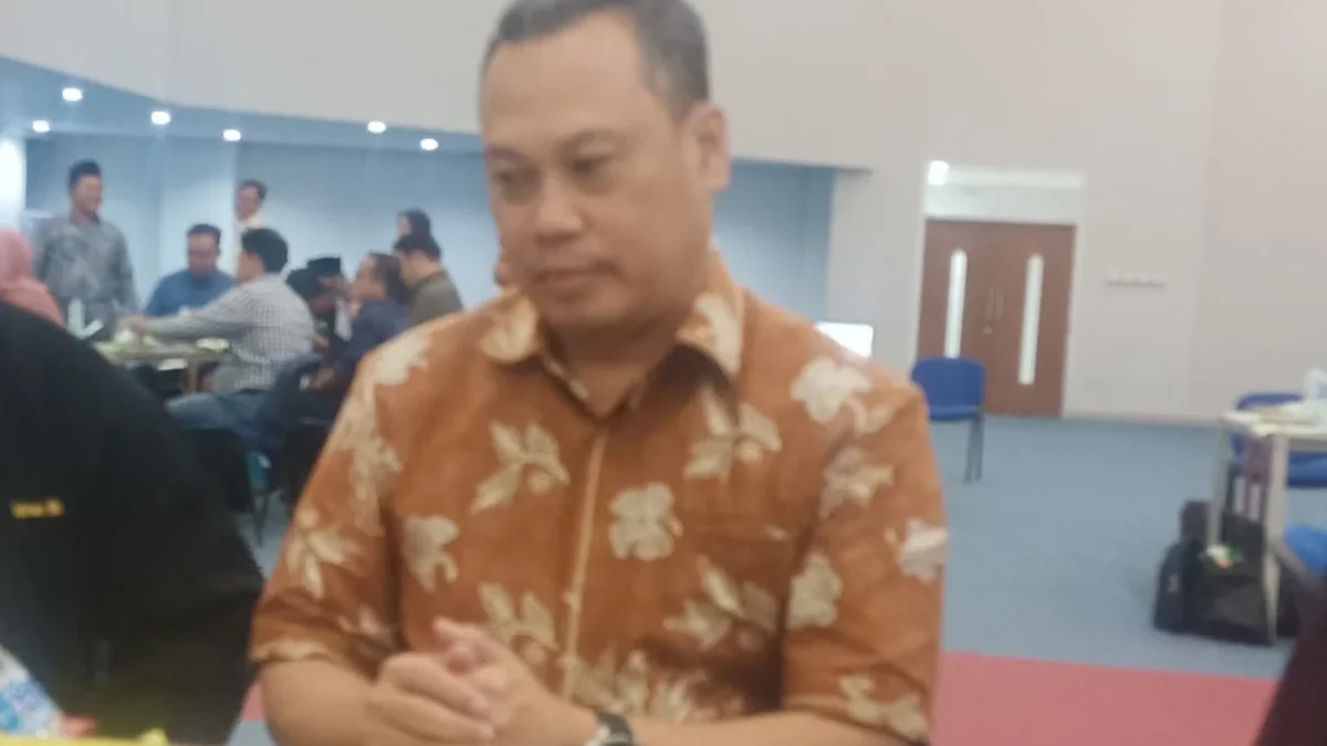 PAPARKAN: Ketua Lembaga Sensor Film Rommy Fibri Hardiyanto saat memaparkan tsunami tontonan dan tsunami film d