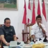 BERDISKUSI: Ketua FK-BPD Kabupaten Sumedang, Asep Suryana saat melakukan audensi dengan Pj Bupati Sumedang, Yu
