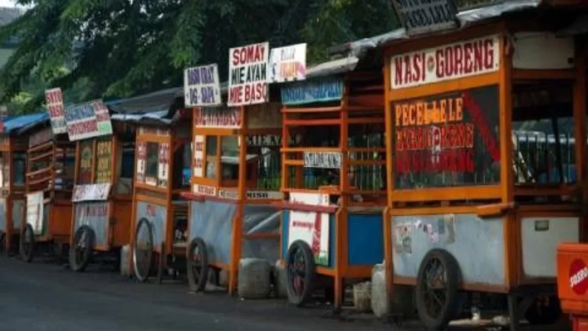 Area Pedagang Kaki Lima Dibersihkan, PKL Dipindahkan Ketempat yang Lebih Layak