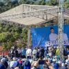 Senam Sehat Bareng Ribuan Warga Lembang, Pasangan Jeje-Asep Makin Lengket