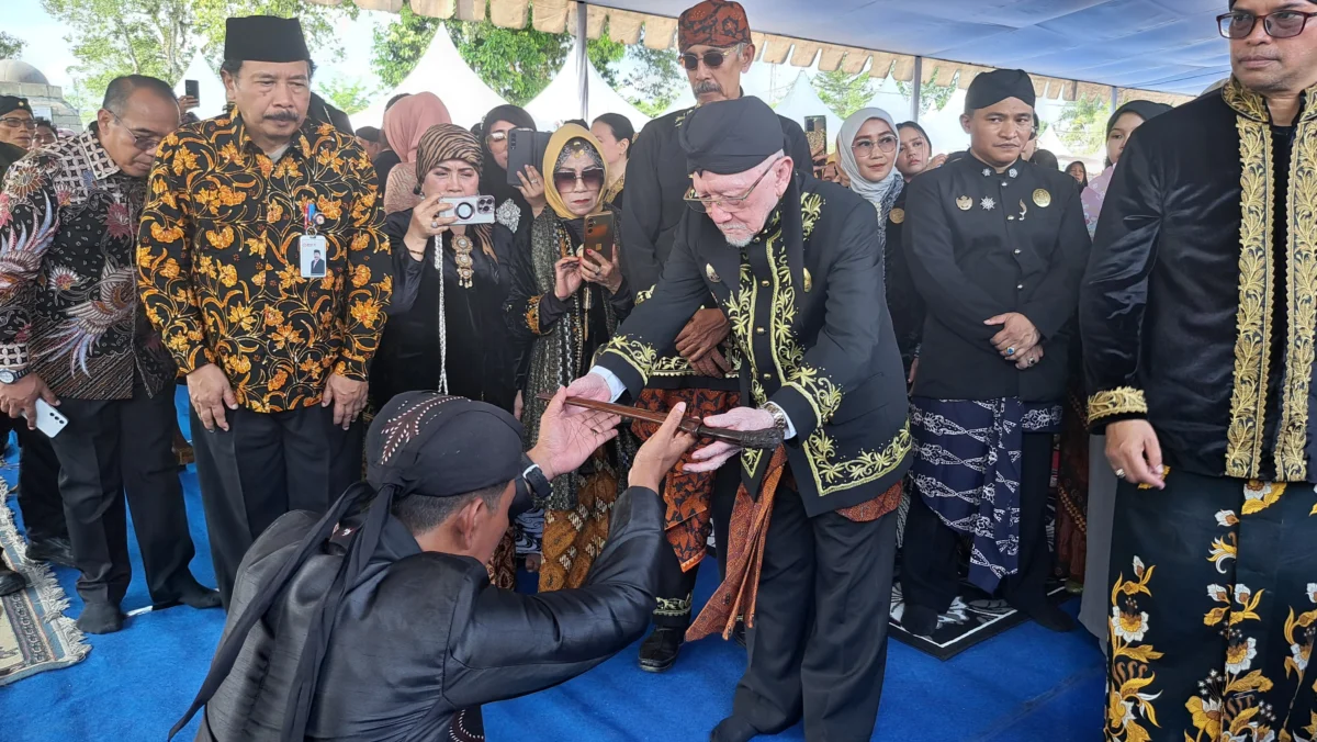 Sambut Maulid, Keraton Sumedang Larang Gelar Kirab dan Jamasan Pusaka