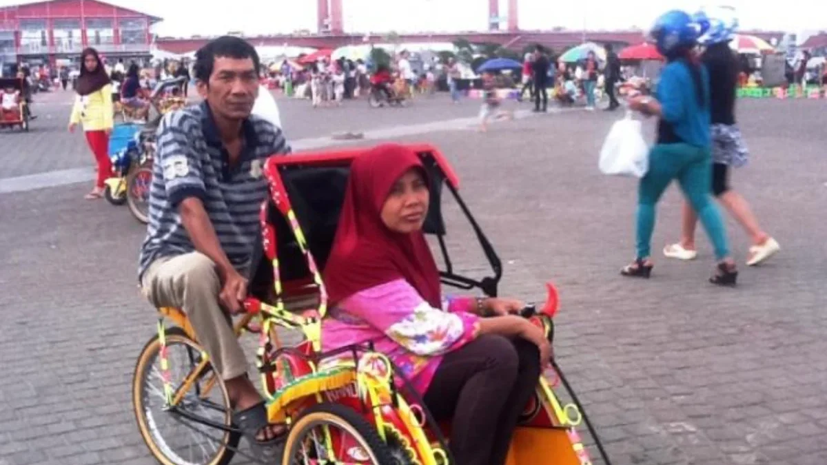 6 Makna Mimpi Naik Becak Menurut Primbon Jawa: Simbol Kesederhanaan dan Perubahan Hidup